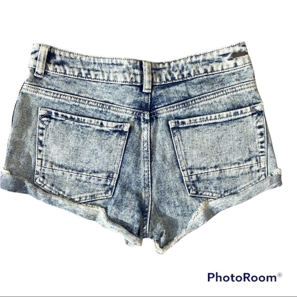 Kendall & Kylie. Shorts.​ - Picture 6 of 7